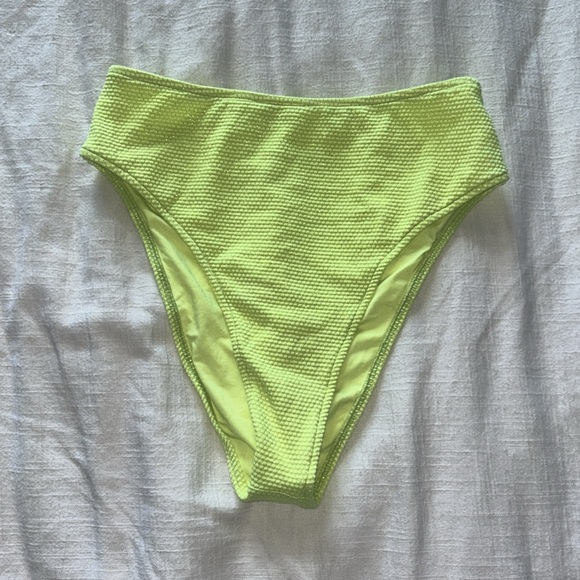 Frankie’s Bikini Matching Set - Picture 2 of 9